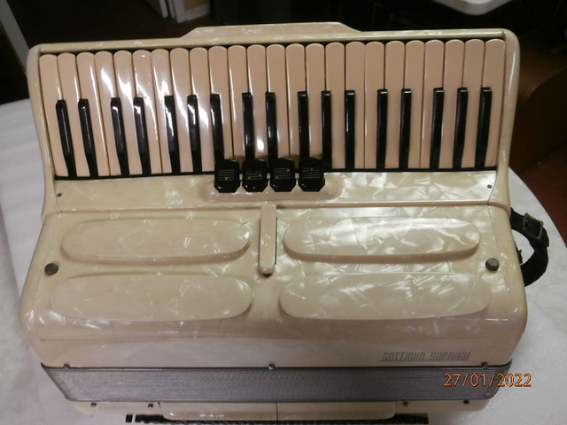 Settimio Soprani Coletta piano accordion 120 bass mod 703/78 in Pianos & Keyboards in Stratford - Image 4