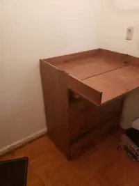 Child changing table