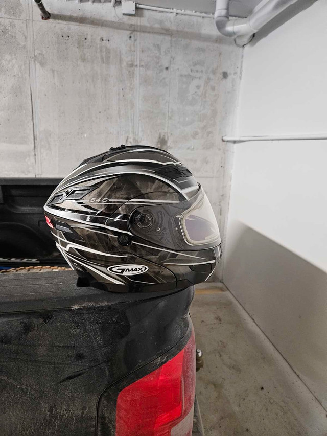 Snowmobile helmet gmax  in Other in Belleville - Image 3