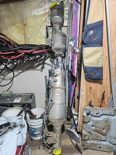 All in great shape but missing 2 egt sensors. Removed at 22 000km all highway kms and truck never di...
