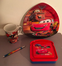Assiette, tasse, plat à sandwich et crayon Disney Cars