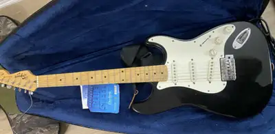 Squier by Fender Bullet Series Stratocaster DOD Grunge Amp, View more