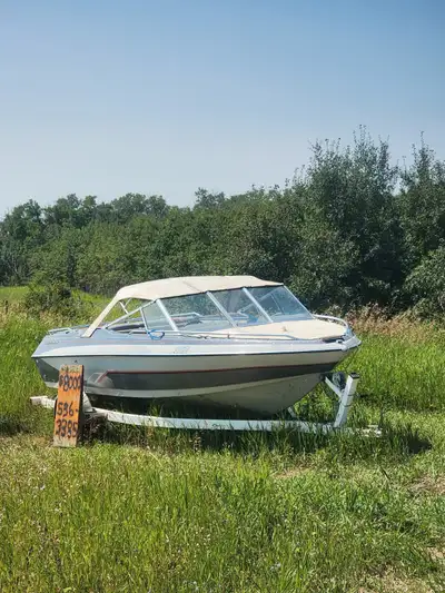 1982 Glastron 180, runs good. stainless steel prop, Live well, 7200 obo Call 306 536 3385,