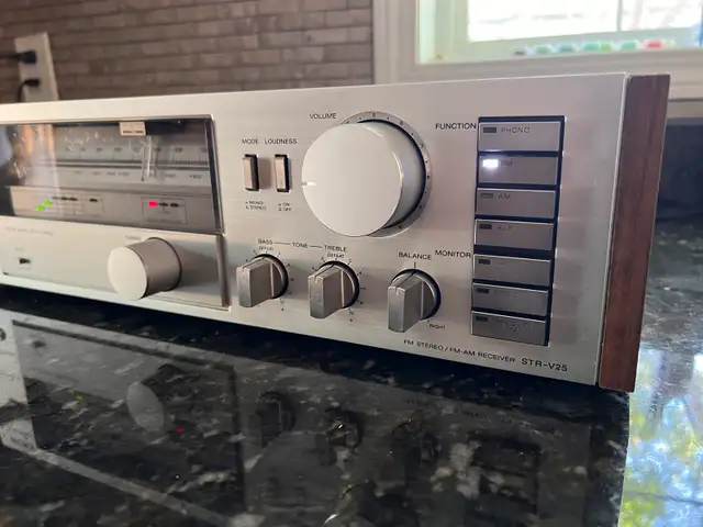 Sont STR V25 stereo receiver  in Stereo Systems & Home Theatre in Lethbridge - Image 4