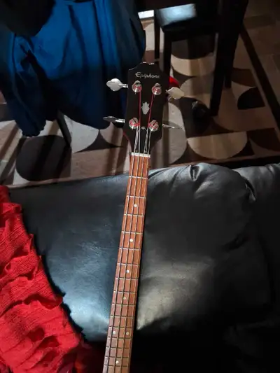 SG E1 Short Scale Bass - Cherry, View more