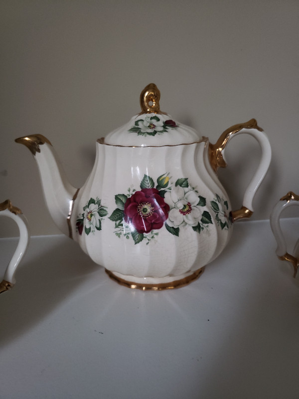 5 Piece Sadler England Teapot Set in Arts & Collectibles in Kingston