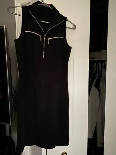 Robe à fermeture éclair, View more