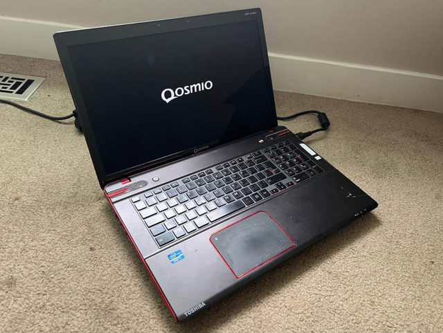 VERY RARE 19inch Toshiba Qosmio i7 Windows 10 Office 2021