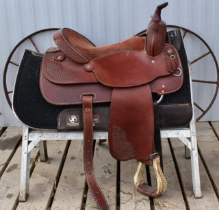 15.5" Rocky Mountain Saddlery in Equestrian & Livestock Accessories in Strathcona County