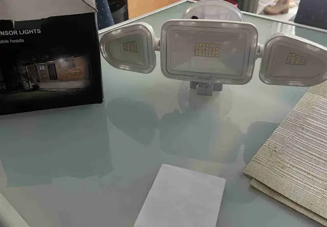 Meikee Motion Sensor Light in Outdoor Lighting in City of Toronto - Image 2