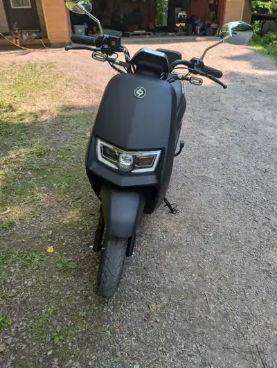 2025 Gio Eagle If Batman rode electric, this would be his scooter. Selling my like-new Gio Eagle – b...