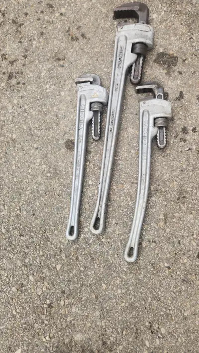 2 ridgid 24 "alum pipe wrenches special price 200$both!, View more