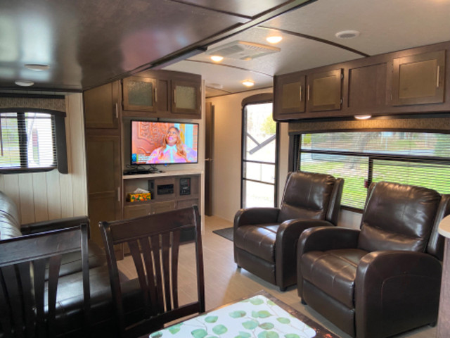 2018 Sunset Trail by Crossroads - Model 291RK in Travel Trailers & Campers in Ottawa - Image 4