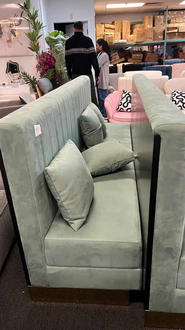 Luxury commercial velvet sofa, booths in Couches & Futons in Markham / York Region - Image 7