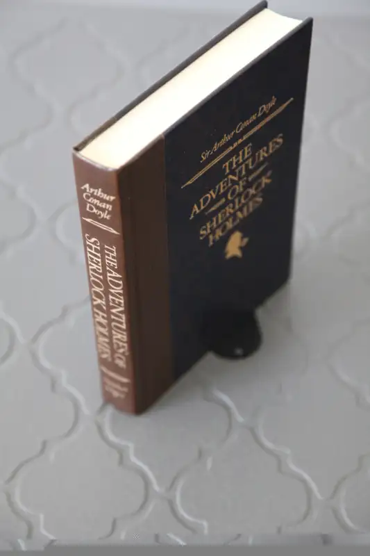 Vintage collector's edition The Adventures of Sherlock Holmes in Fiction in Ottawa - Image 5