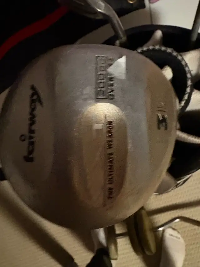 women’s right handed golf clubs and bag  in Golf in Guelph - Image 6