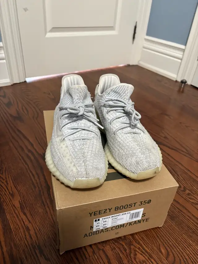 Yeezy 350 reflective used size 11 in Men's Shoes in City of Toronto - Image 5