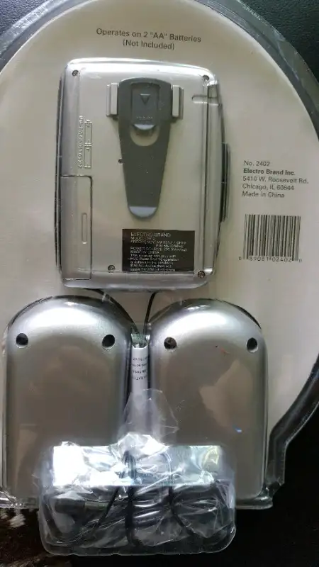  Electro Brand AM/FM cassette player +   h.phone + 2 speakers  in Stereo Systems & Home Theatre in Markham / York Region - Image 3