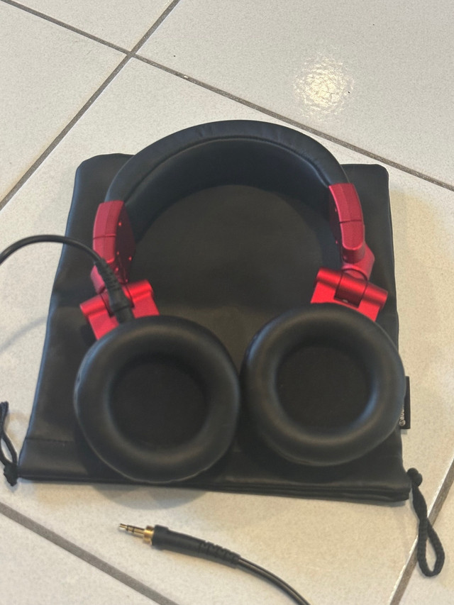 Audio-Technica ATH-PRO500 MK2 Red DJ Monitor Headphones in Headphones in Markham / York Region - Image 4