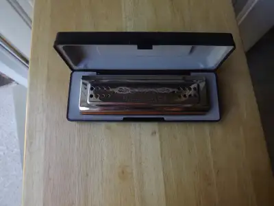 FS: "Swan" 2-Sided Tremolo Harmonica with Case (New), View more