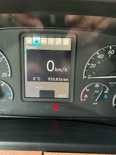 921000km. DD15-505hp 13 speed manual Detroit en4 extended warranty until 5/22/26 1.2 million km(majo...