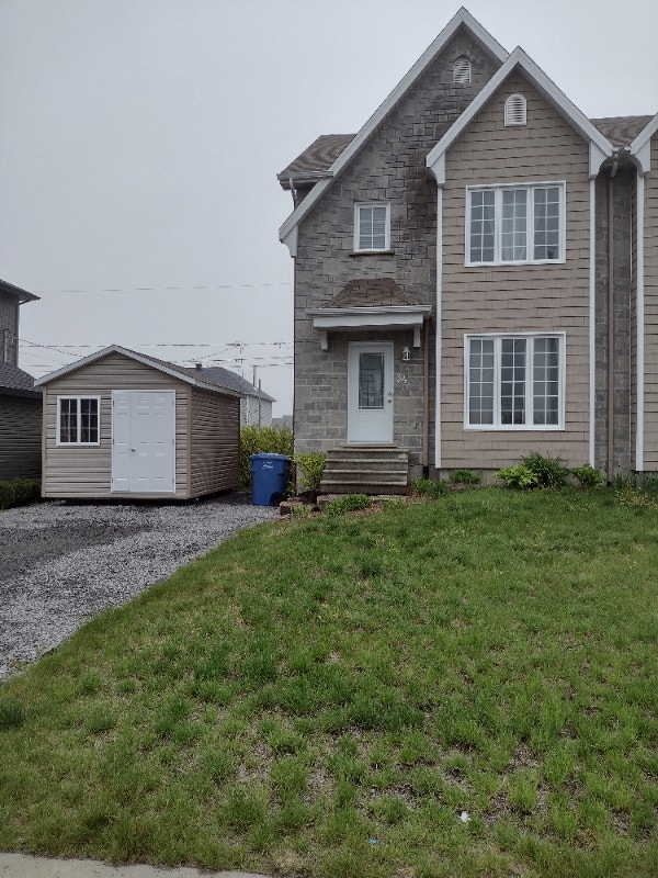 Jumelé sur 3 étages à louer ! Locations longue durée Ville de