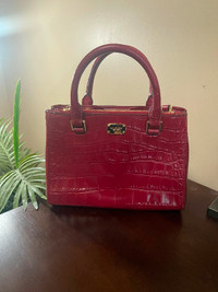 Michael Kors Kellan leather purse. New!