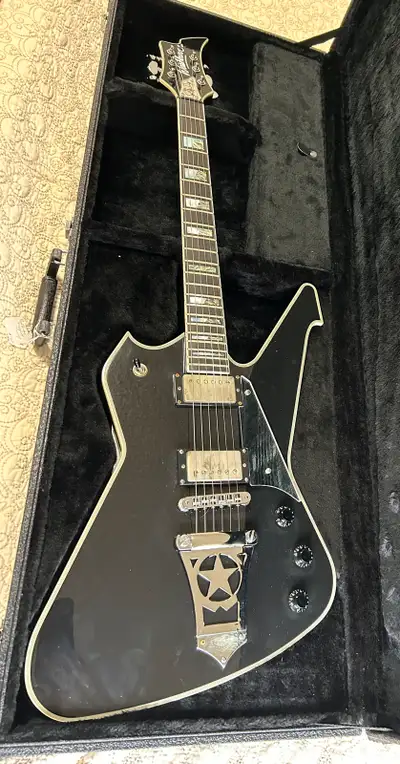 Washburn PS2000 Limited Edition - artist signed certificate. Made in USA 1999 Great guitar to play o...