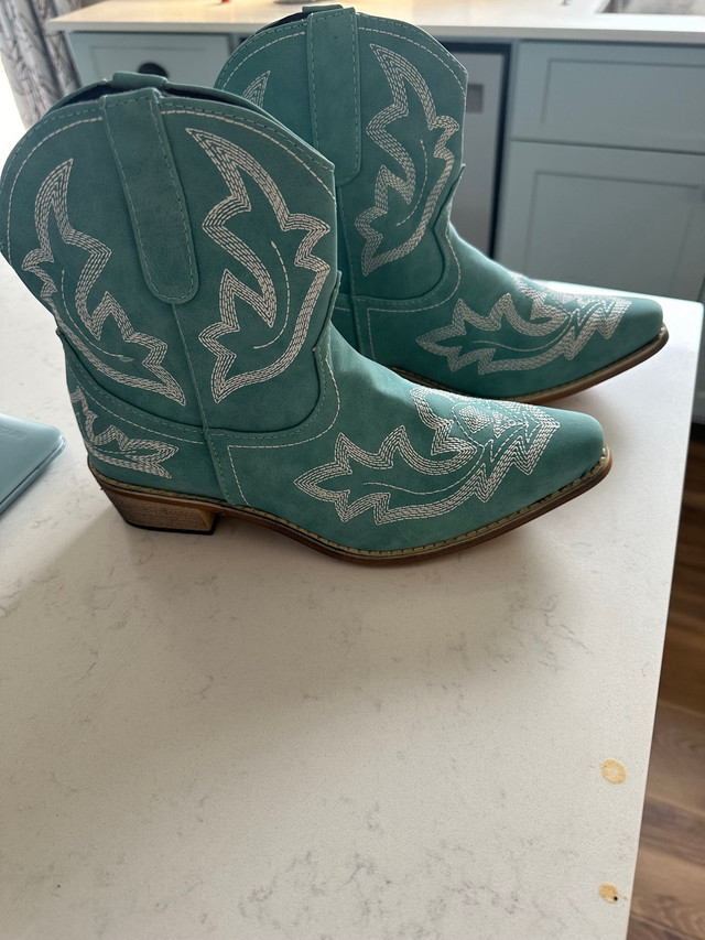 women’s cowboy boots in Women's - Shoes in Bedford