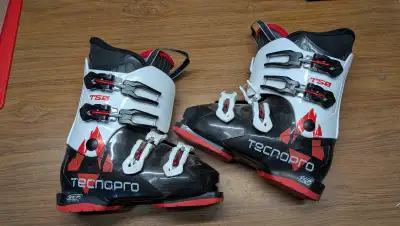 Bottes de ski 277mm Technopro Junior 4.5US, View more