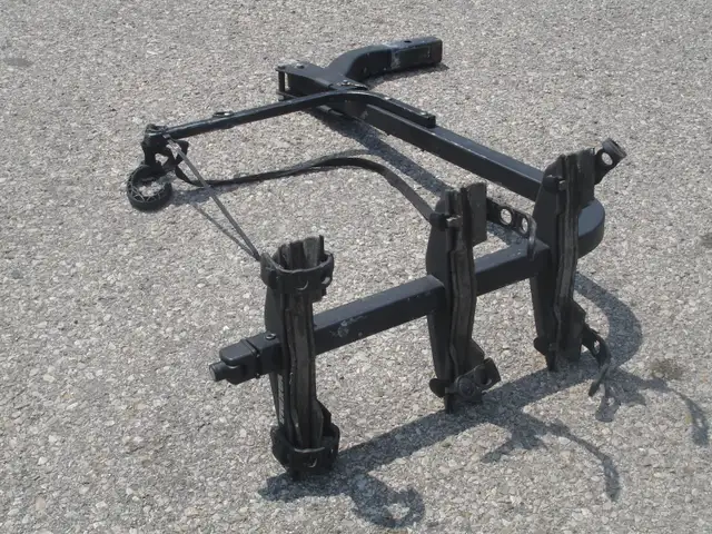 YAKIMA 3 BIKE RACK CARRIER 1" INSERT $50.00 CASH TAKES IT TODAY! in Other in Mississauga / Peel Region - Image 2