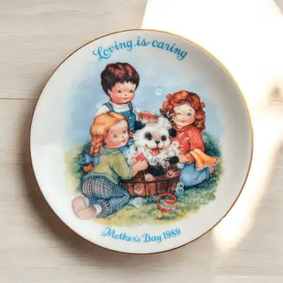 Excellent preowned condition. Vintage from 1989 collectible AVON "Loving is Caring" Mother's Day dec...