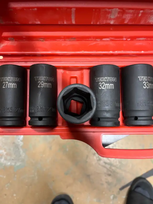 TEKTON 4889 3/4-Inch Drive Deep Impact Socket Set, Metric in Power Tools in Ottawa - Image 3