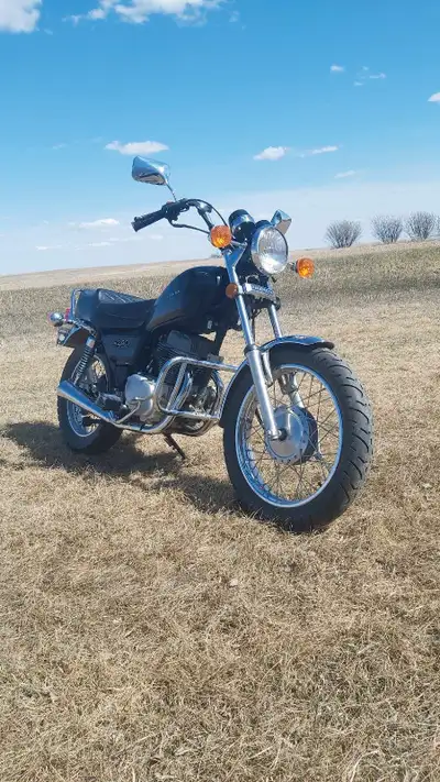 Easter special, Clean 1982 Honda CM 250 (twin cylinder, Sounds nicer than a single). Really nice lig...