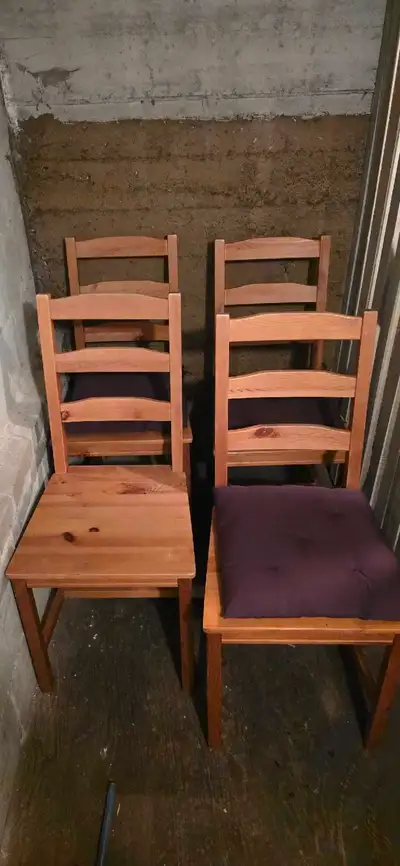 Table + 4 chaises IKEA en bois, View more