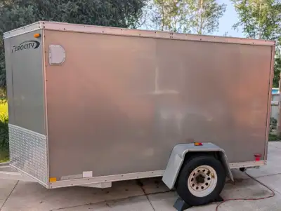 With vinyl flooring and side door