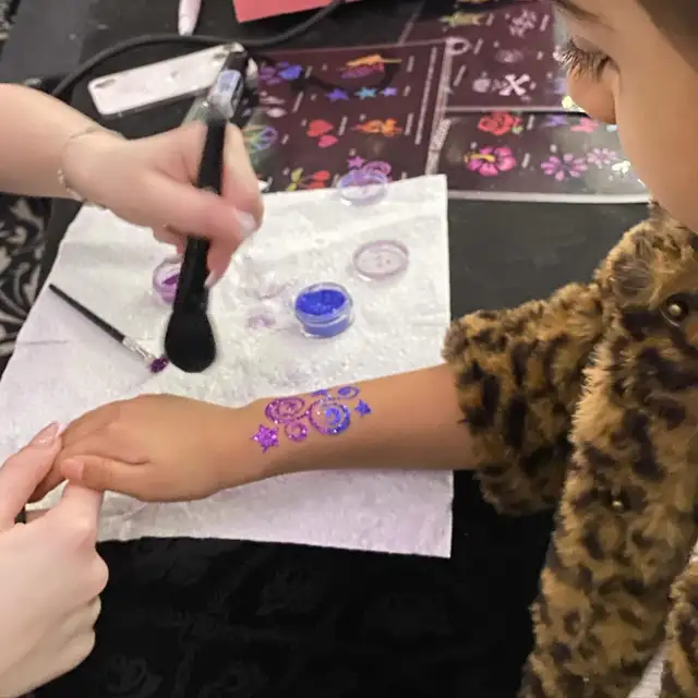 Bubble Show, Face Painting, Balloon twisting and more in Entertainment in Markham / York Region - Image 7