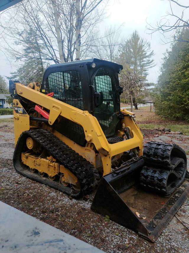 Track Loader for Rent in Heavy Equipment in Mississauga / Peel Region
