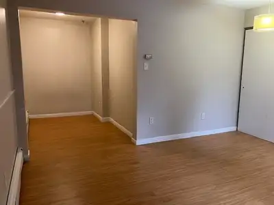 Spacious Unit with updated kitchen and appliances. Clean and smoke free. This 2nd floor, Studio apar...