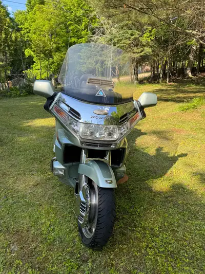 Honda Goldwing 1500GL, très bon état, l’huile changé, pneus en bonne état,