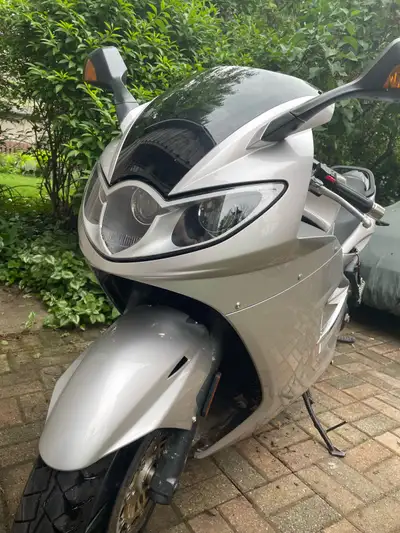 ONLY 6,100 km’s!! Not perfect, but amazingly low mileage. A lot went into reconditioning this bike a...
