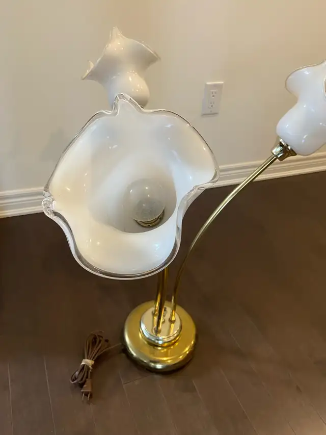 Vintage Brass Table Lamp in Indoor Lighting & Fans in Markham / York Region - Image 5