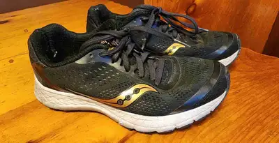 Saucony Sneakers Size 6, View more