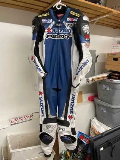 One piece race leathers, size 56-58. Will fit someone around 6 feet to 6’ 2”, 185 to 215 lbs. Minor...
