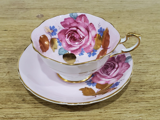 RARE Pink Rose Paragon Double Warrant Teacup & Saucer in Arts & Collectibles in Edmonton - Image 2