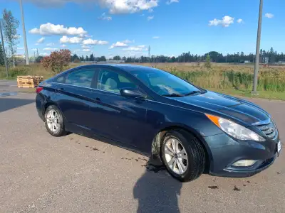 2013 Hyundai-Sonata GLS 2.4 L the car has 180,700 kilometres on it with 60,000 kilometres on a newer...