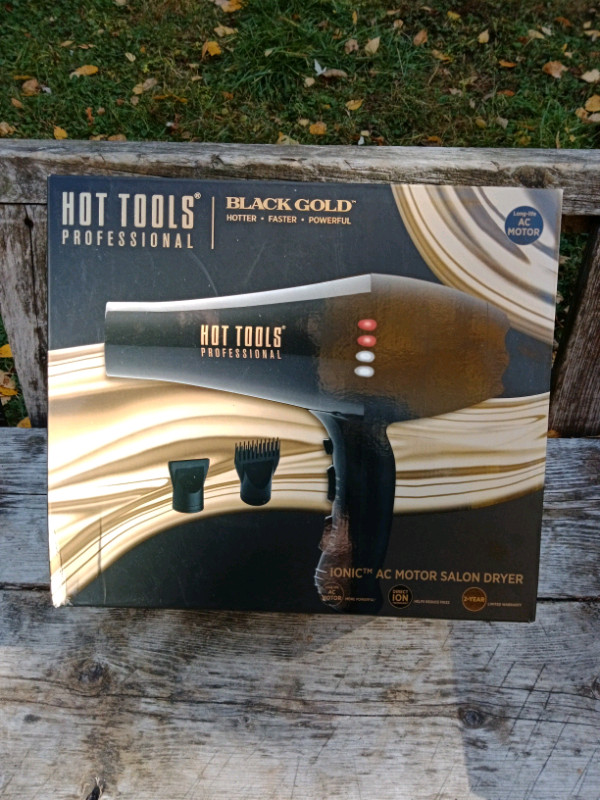 Hot Tools Pro Ionic Hair Dryer With Attachments, Salon Quality in Women's - Other in Oshawa / Durham Region