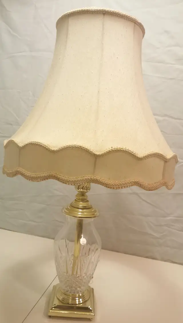 1970s Cristal d'Arques "Longchamp" Crystal Table Lamp - France in Indoor Lighting & Fans in Markham / York Region - Image 5