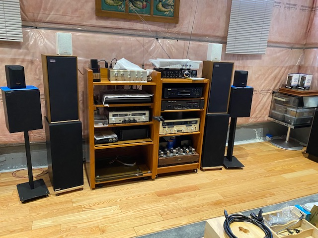 A galore of many brands of bookshelf &  floor standing speakers in Speakers in Markham / York Region - Image 5