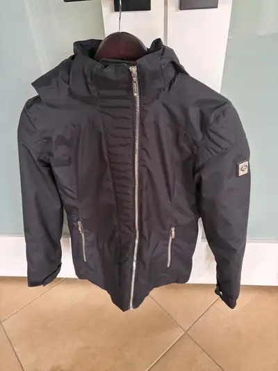 Descente ski jacket junior size 12 Black Sfpf Pick up in Erin or meet in Mississauga or Guelph